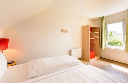 Medebach Maison | Joli appartement pour 8 personnes avec piscine, bain à remous, WIFI, TV et parking
