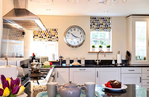 Casterton Maison | Stunning villa for 8 guests with WIFI and TV