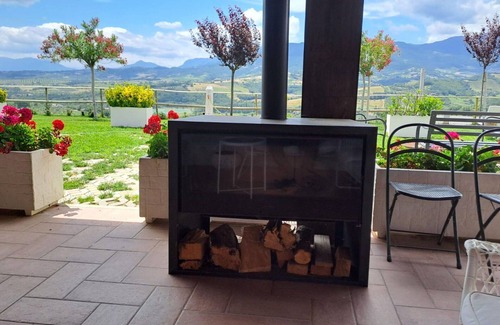 Penne Maison | Stunning villa for 8 people with WIFI, A/C, pool, TV, patio, pets allowed and parking