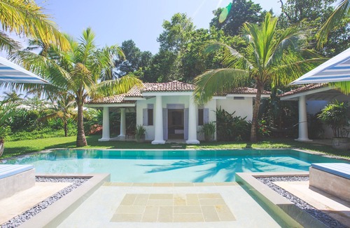 Midigama Villa | Superbe villa dans une île privée avec piscine à débordement extérieure