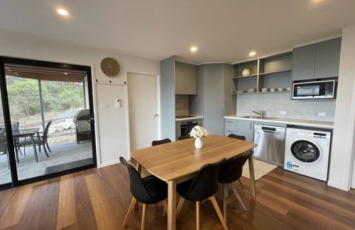 Rokeby Maison | Stunning water view home in Hobart