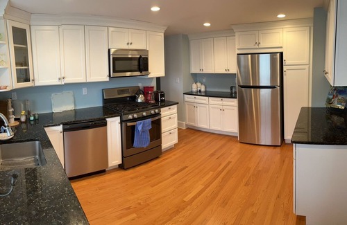Seaside Heights Maison | Stunning waterfront view. Minutes to beach & boardwalk. Great family getaway.!