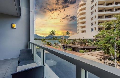 Cairns Central Business District Appartement | Stunning Waterfront Apartment in 5-star Complex