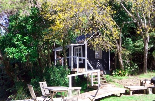 Te Tii Maison | Superbe emplacement au bord de l'eau avec plusieurs baches