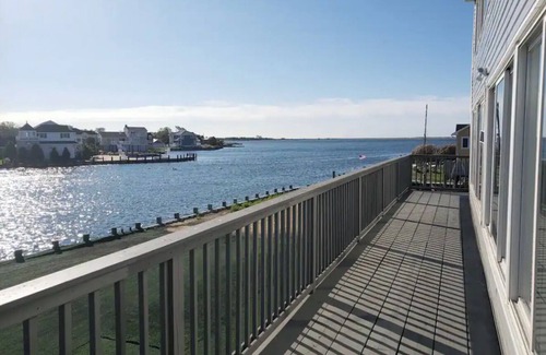East Massapequa Maison | Stunning Waterfront Stay in Massapequa L.I