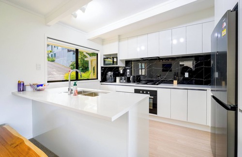 Bucklands Beach Maison | Stunning Waterfront Villa in Bucklands Beach