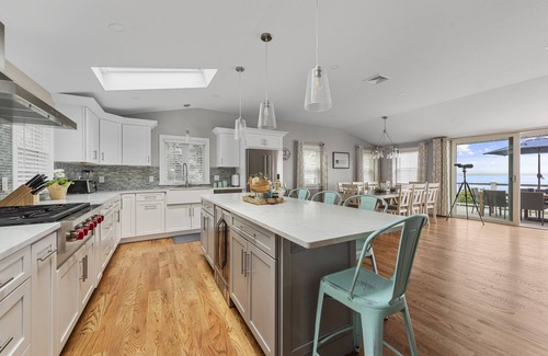 Adamsville Maison | Stunning waterviews with direct access to Westport River!