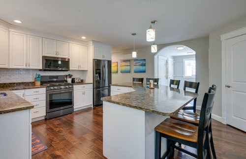 Wells Maison | Stunning Wells Home w/ Fire Pit & Porch!