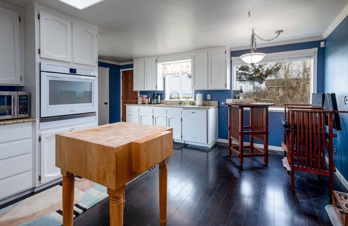 Oak Harbor Maison | Stunningly Beautiful High Bank Waterfront Property!