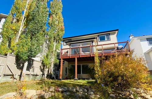Springbank Hill Maison | Stunningly Private, Spacious, & Bright Suite