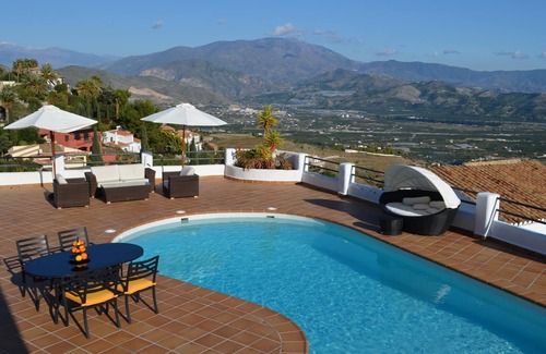 Salobrena Villa | Villa avec de belles vues, piscine privée chauffée