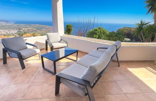 Salobrena Villa | Villa avec de belles vues, piscine privée chauffée