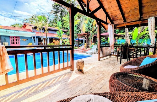 Barrio Las Parcelas Cabine | Style and Comfort: Tropical Studio Cabina A/C Pool