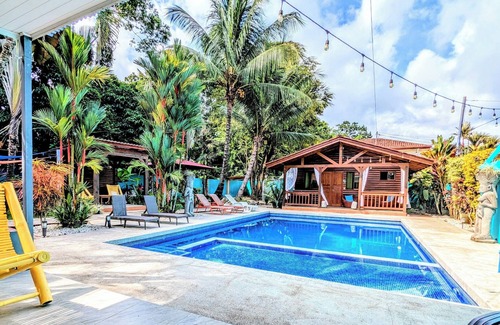 Barrio Las Parcelas Cabine | Style and Comfort: Tropical Studio Cabina A/C Pool