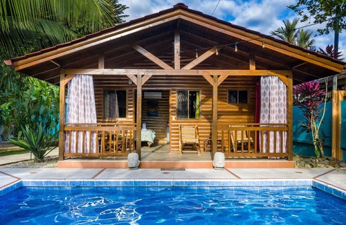 Barrio Las Parcelas Cabine | Style and Comfort: Tropical Studio Cabina A/C Pool