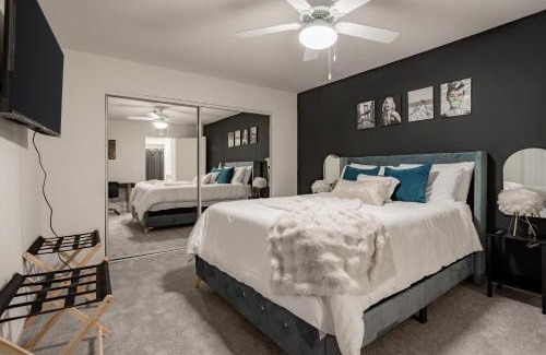 Los Feliz Appartement | Style, Peace, Comfort in N Hollywood Next to Burbank Free Indoor Parking and Wifi