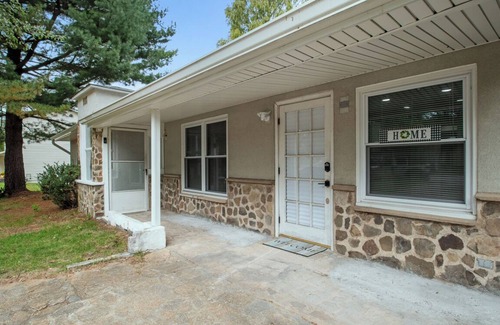Hanover Appartement | Stylish 1 BD 1 BA Duplex Near Arundel Mills Mall, Live Casino, FT Meade!