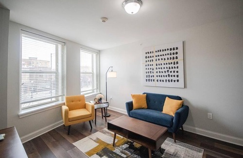 Champaign Appartement | Stylish 1 BR 1BA at The Inman