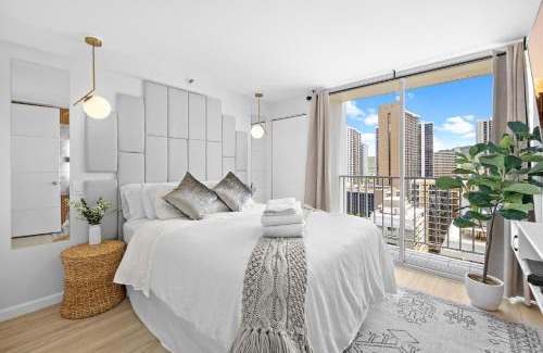 Waikiki Appartement | Stylish 1-BR Condo with Breathtaking Ocean Views