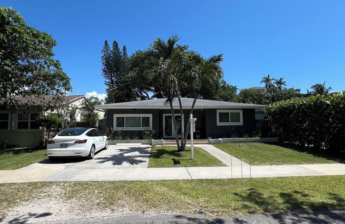 Miami Shores Appartement | Stylish 1bedroom and bath studio with private entrance and parking. Central