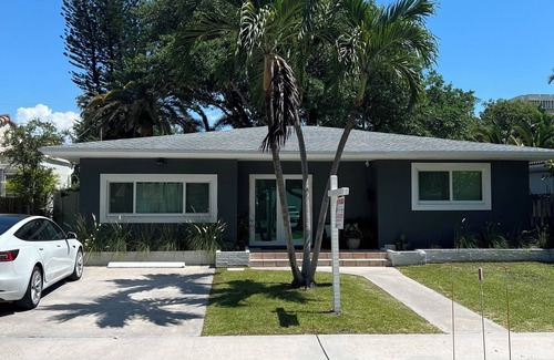 Miami Shores Appartement | Stylish 1bedroom and bath studio with private entrance and parking. Central