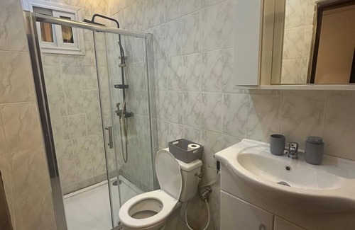 Yof Appartement | Stylish 1BR Apartment in Ouest Foire Dakar | key amenities and very convenient