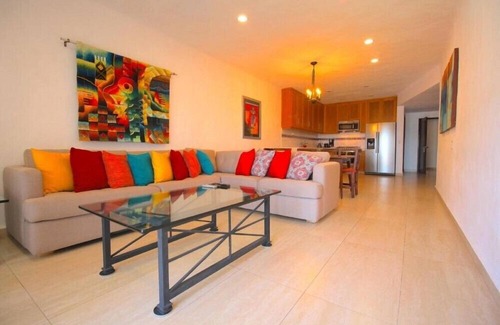South Hotel Zone Hôtel | Stylish 1BR Condo with Pool in Park Royal Los Tules