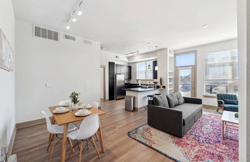 Deep Ellum Appartement | Stylish 1Br in Deep Ellum with Free Parking Near Baylor Med