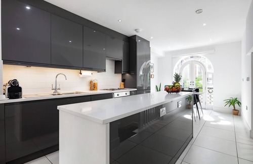 Kings Cross St. Pancras Appartement | Stylish 2BR APT w/Garden by St Pancras