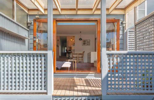 Erskineville Maison | Stylish 2-Bed Cottage in Trendy Erskineville