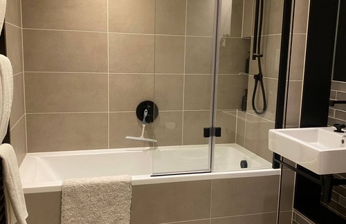 Poplar Appartement | Stylish 2-Bedroom Apartment in London - Sleeps 4