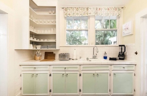 Historic District Appartement | Stylish 2-bedroom cottage in delightful Ocala just 3 minutes from downtown
