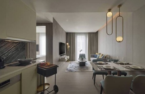 Golden Triangle Hôtel | Stylish 2-BR Suite Deluxe Bukit Bintang Breakfast