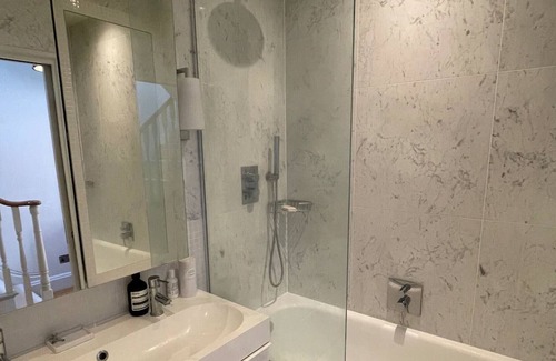 Frognal and Fitzjohns Appartement | Stylish 2BD Maisonette - 5 mins to Hampstead Heath
