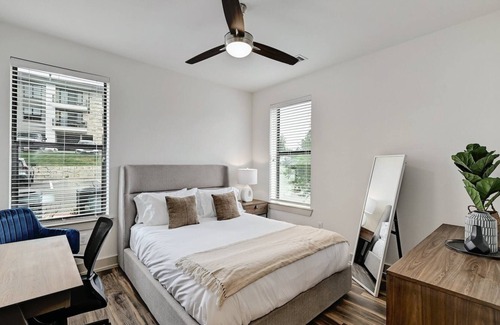 East Oak Hill Appartement | Stylish 2Bed/2Bath Apt + 1G WiFi + Parking