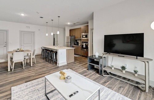 East Oak Hill Appartement | Stylish 2Bed/2Bath Apt + 1G WiFi + Parking