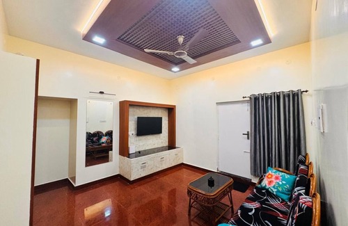 Bharathidasan Nagar Appartement | Stylish 2bhk apartment for 4 guests with WiFi, power backup andAC in Puducherry