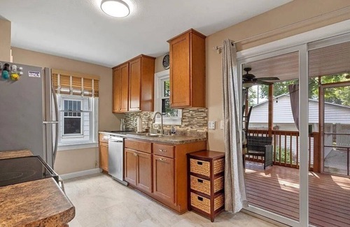 Springfield Maison | Stylish 2BR/2BA Retreat - Comfort & Convenience in Springfield