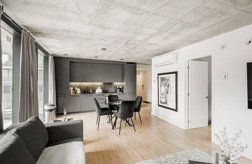 Pointe-Saint-Charles Copropriété | Stylish Two-Bedroom Apartment in Griffintown - Modern, Bright & Central