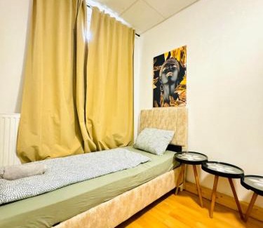 Liesing Appartement | Stylish 2BR apartment Direct City Access