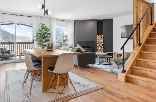 Summit Cove Maison | Stylish 2BR Near Trails and Slopes