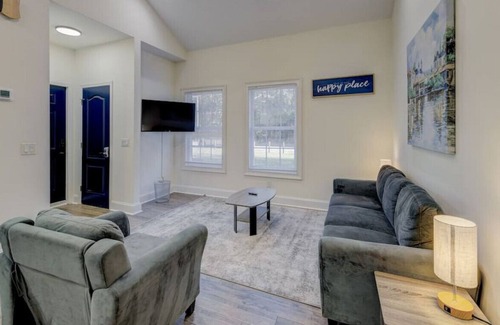 Orangeburg Maison | Stylish 2BR on Sylvan