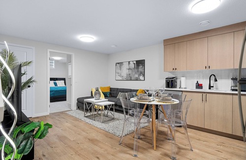 Keith Maison | Stylish 2BR Private Retreat in NW Calgary with easy access to Banff
