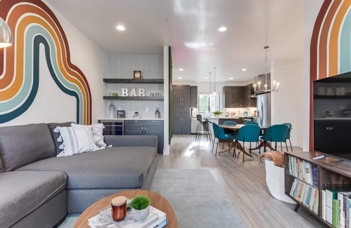 Berkley Maison | Stylish 2BR Retreat! Rooftop Views & Cozy Vibes!