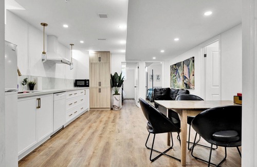 Markham Maison | Stylish 2BR Suite in Markham