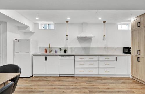Markham Maison | Stylish 2BR Suite in Markham