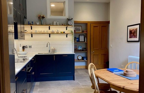 Marchmont Appartement | Stylish 3 bed 2 bath Meadows main door garden apt