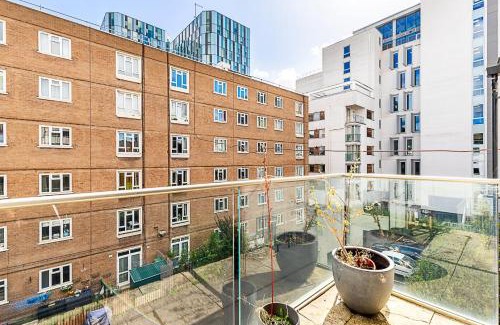 Kings Cross St. Pancras Appartement | Stylish 3-Bed Flat with Balconies in Kings Cross