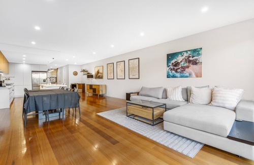 Thornbury Maison | Stylish 3-Bed Thornbury Stay with Outdoor Lounge