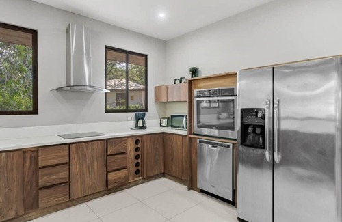 Potrero Maison | Stylish 3-Bedroom Tropical Escape with Pool & Outdoor Living, 1 Block from Playa